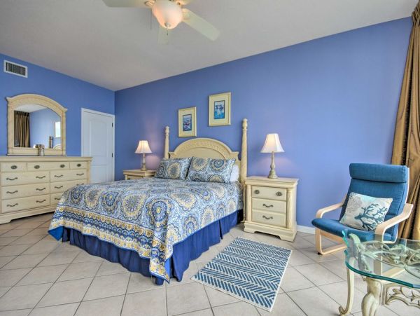 Navarre Beach Three Bedroom Vacation Condo Right on the Beach