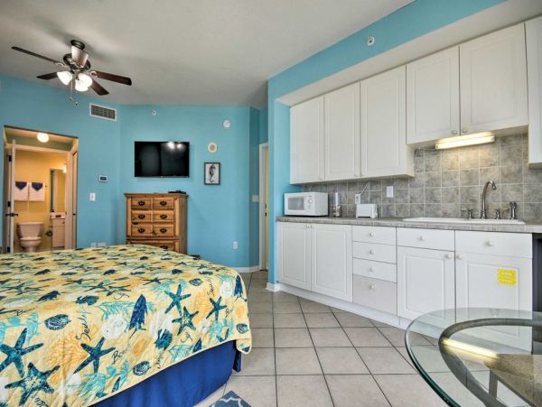 Navarre Beach Three Bedroom Vacation Condo Right on the Beach