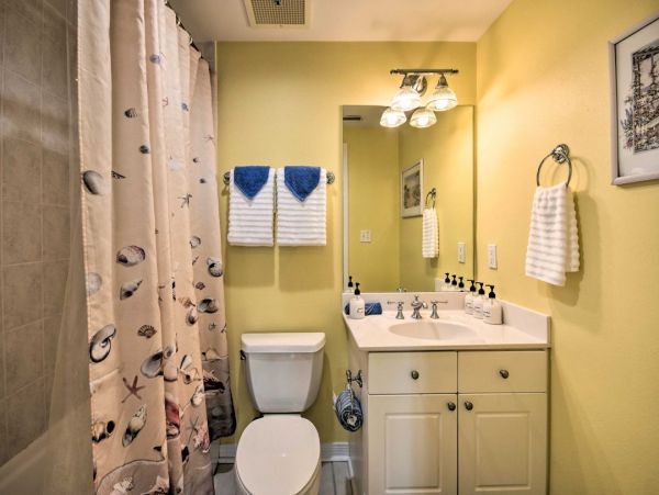 Navarre Beach Three Bedroom Vacation Condo Right on the Beach