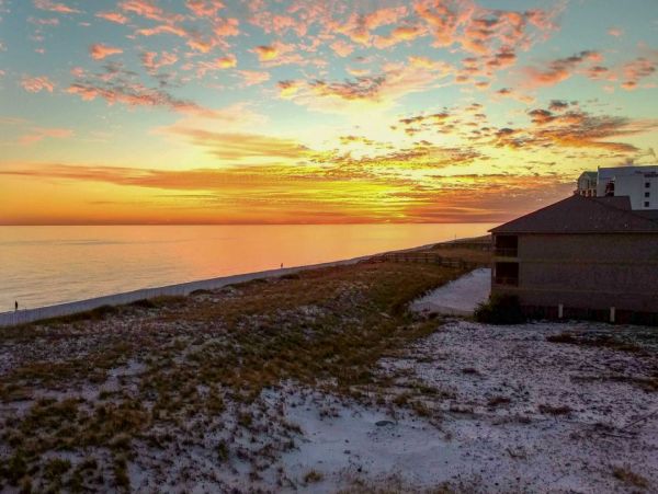 Navarre Beach Three Bedroom Vacation Condo Right on the Beach