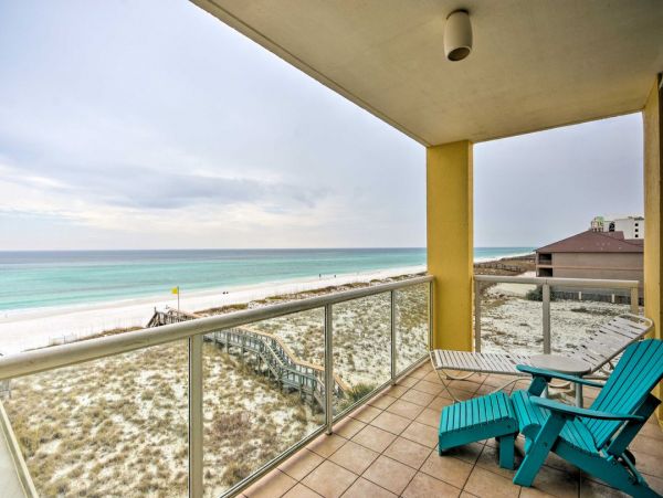 Navarre Beach Three Bedroom Vacation Condo Right on the Beach
