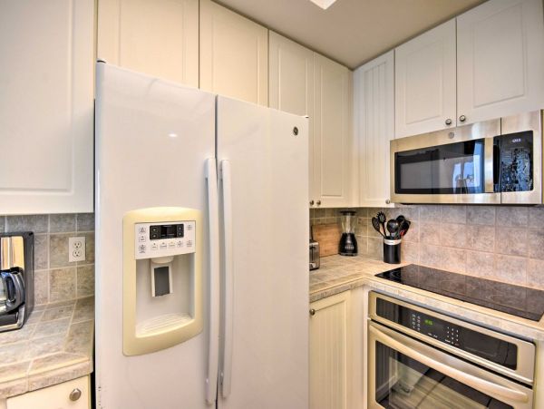 Navarre Beach Three Bedroom Vacation Condo Right on the Beach