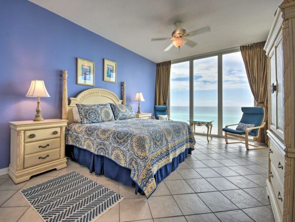 Navarre Beach Three Bedroom Vacation Condo Right on the Beach