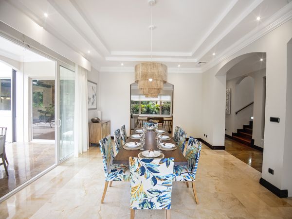 Luxury Vacation Villa in Jaco with Infinity Pool Sleeps 10