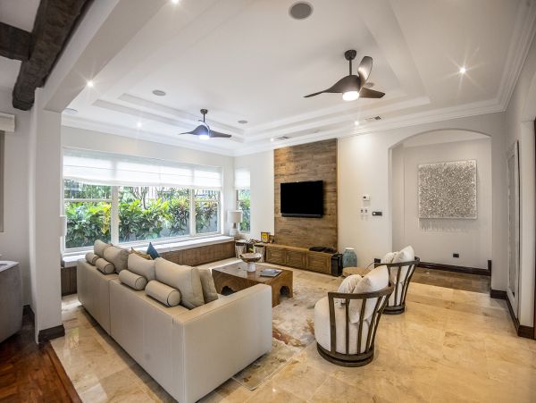 Luxury Vacation Villa in Jaco with Infinity Pool Sleeps 10
