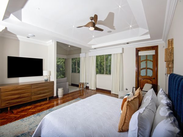 Luxury Vacation Villa in Jaco with Infinity Pool Sleeps 10