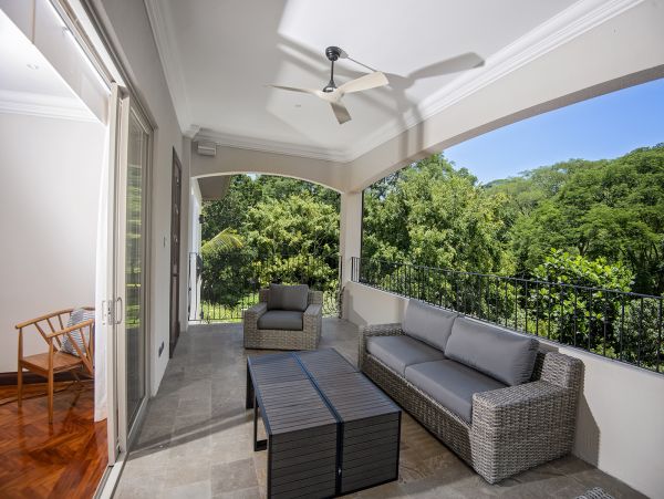 Luxury Vacation Villa in Jaco with Infinity Pool Sleeps 10