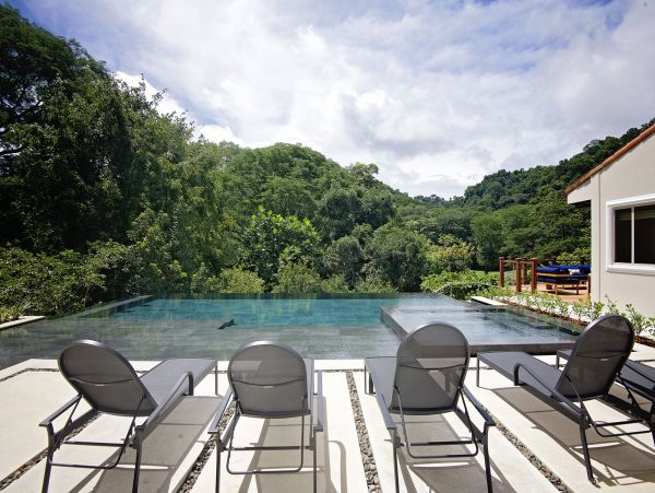 Luxury Vacation Villa in Jaco with Infinity Pool Sleeps 10