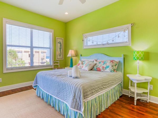 Anna Maria Island 3 Bedroom Short Walk to Beach