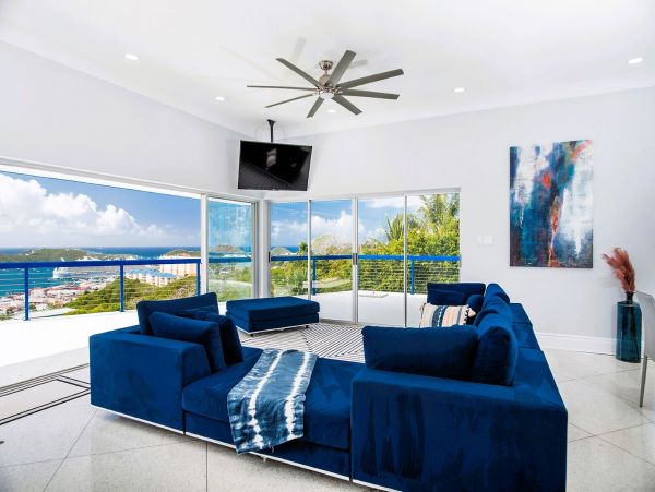 Three Individual Villas with Amazing Views & Pool