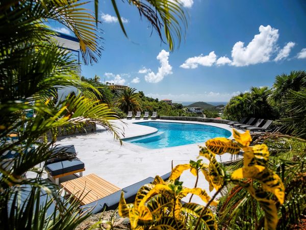 Three Individual Villas with Amazing Views & Pool