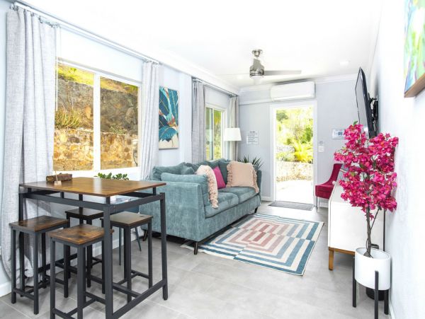 Three Individual Villas with Amazing Views & Pool