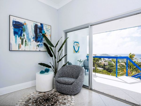 Three Individual Villas with Amazing Views & Pool