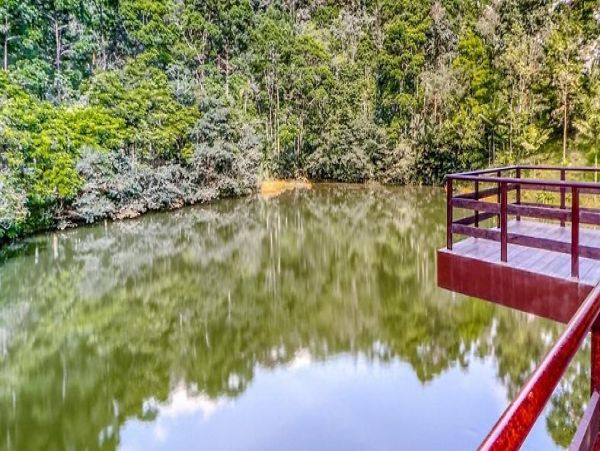 Luxurious Lakefront 5 Bedroom Villa in Costa Rica