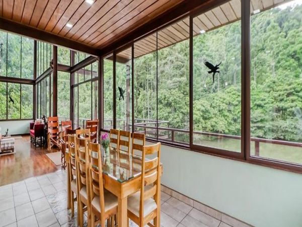 Luxurious Lakefront 5 Bedroom Villa in Costa Rica