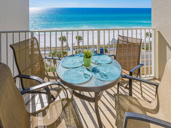 Gulv View Two Bedroom Vacation Condo in Miramar Beach