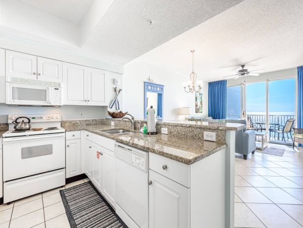 Gulv View Two Bedroom Vacation Condo in Miramar Beach
