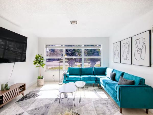 Beautiful Five Bedroom Vacation Beach Home Sleeps 8