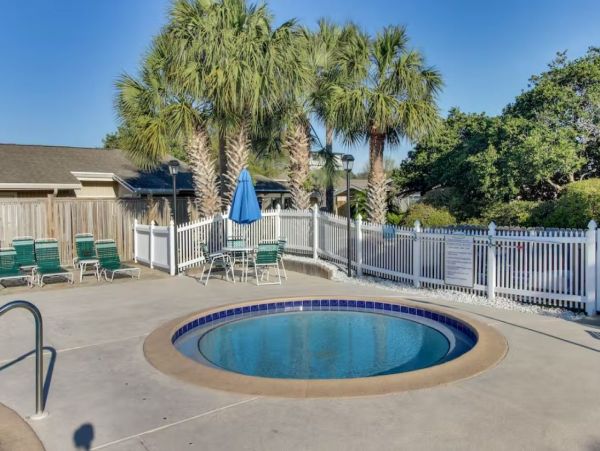 Charming Two Bedroom Vacation Rental in Miramar Beach Sleeps 8