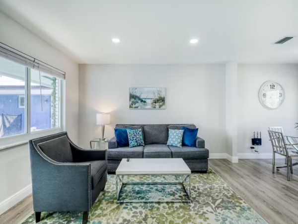 Four Bedroom Vacation Duplex in Pompano Beach Sleeps 10