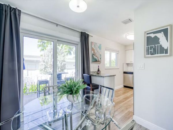 Four Bedroom Vacation Duplex in Pompano Beach Sleeps 10