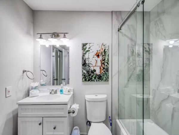 Four Bedroom Vacation Duplex in Pompano Beach Sleeps 10