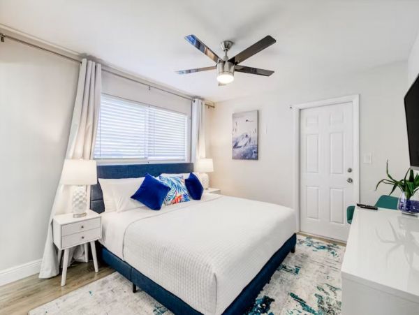 Four Bedroom Vacation Duplex in Pompano Beach Sleeps 10