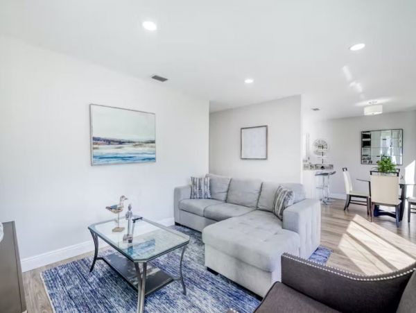 Four Bedroom Vacation Duplex in Pompano Beach Sleeps 10