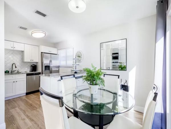 Four Bedroom Vacation Duplex in Pompano Beach Sleeps 10