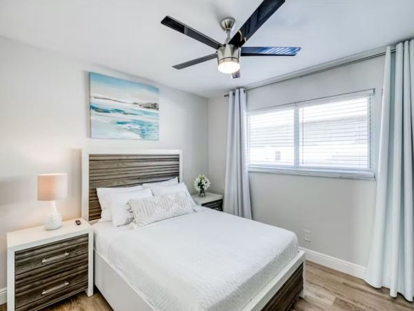 Four Bedroom Vacation Duplex in Pompano Beach Sleeps 10