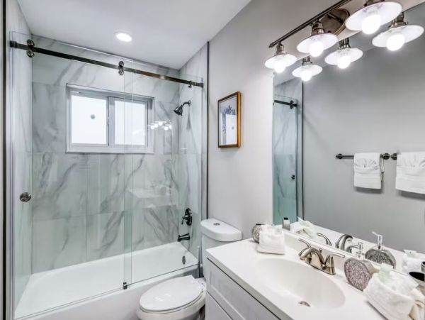 Four Bedroom Vacation Duplex in Pompano Beach Sleeps 10