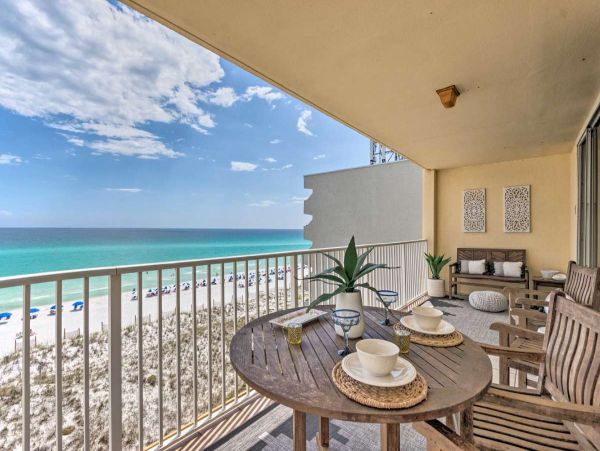 Gulf Front Two Bedroom Vacation Condo in Fort Walton Beach
