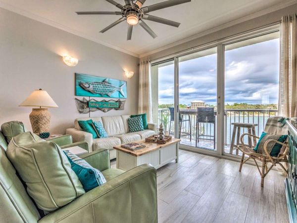 Lovely 2 Bedroom Condo with Bay View