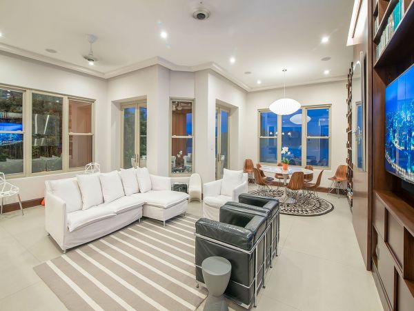 Bay View Luxury Vacation Villa with Pool and Hot Tub Sleeps 8