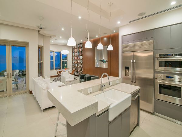 Bay View Luxury Vacation Villa with Pool and Hot Tub Sleeps 8
