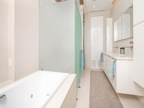 Bay View Luxury Vacation Villa with Pool and Hot Tub Sleeps 8