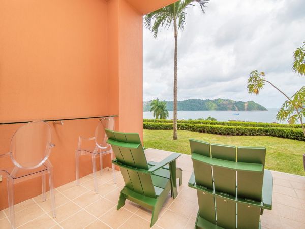 Bay View Luxury Vacation Villa with Pool and Hot Tub Sleeps 8