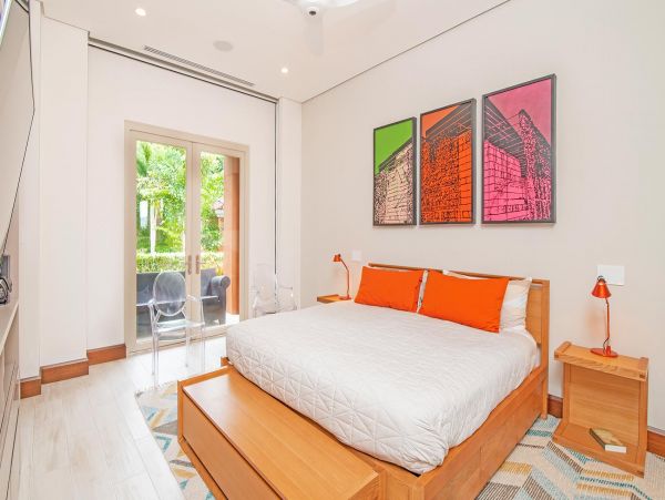 Bay View Luxury Vacation Villa with Pool and Hot Tub Sleeps 8