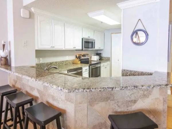Beachfront 2 Bedroom Condo Full Ocean Views in Destin