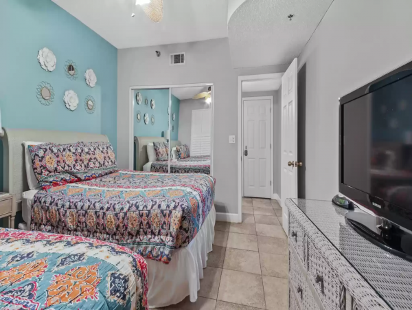 Beachfront 2 Bedroom Condo Full Ocean Views in Destin