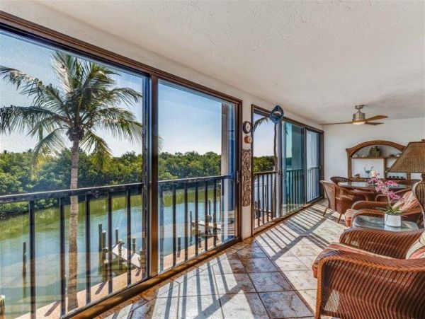 Boca Grande Vacation Condo Three Bedroom Walk to Beach