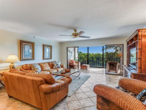 Boca Grande Vacation Condo Three Bedroom Walk to Beach