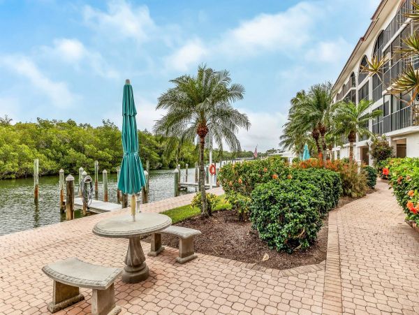 Boca Grande Vacation Condo Three Bedroom Walk to Beach