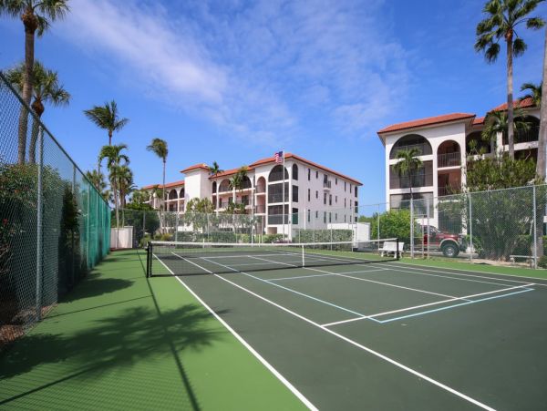 Boca Grande Vacation Condo Three Bedroom Walk to Beach