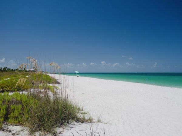 Boca Grande Vacation Condo Three Bedroom Walk to Beach