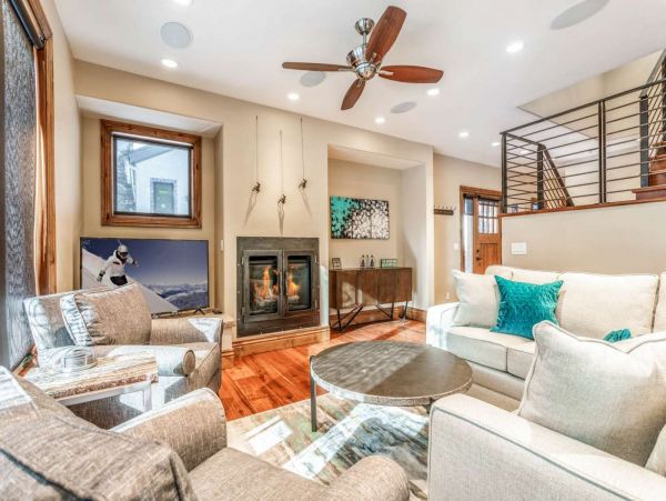 Charming Four Bedroom Vacation Home in Avon Sleeps Eight