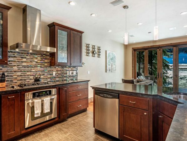 Charming Four Bedroom Vacation Home in Avon Sleeps Eight