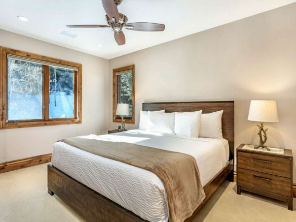Charming Four Bedroom Vacation Home in Avon Sleeps Eight