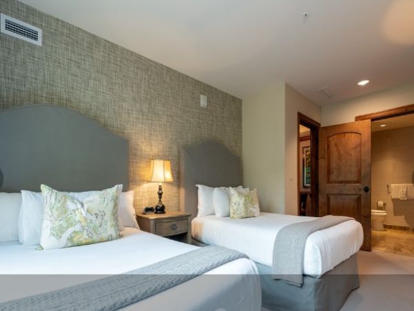 Ritz Carlton Condo Two Bedroom Mountain Views
