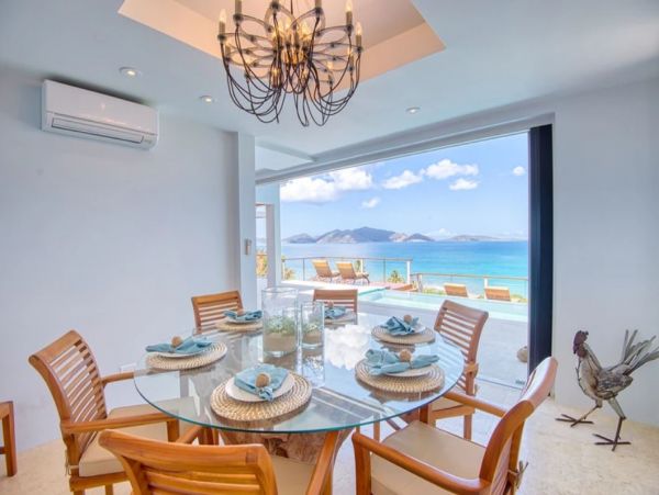 Elegant Vacation Villa with Ocean Views Sleeps 10